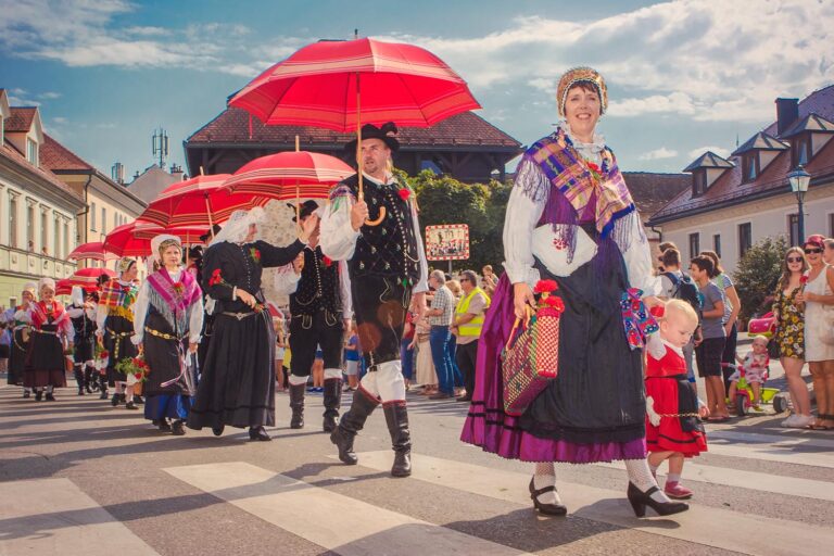 Pisma-082021-OS-Kamnik-narodne-nose-Bostjan-Tacol