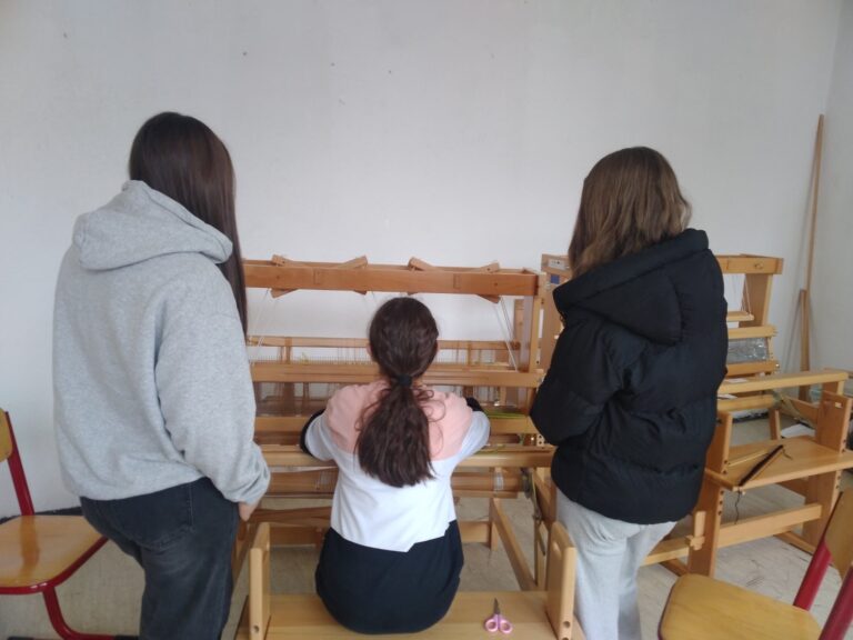 Workshop for making Bihor carpets